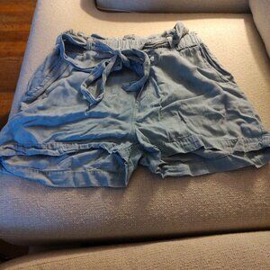 Eesome tie waist paper bag shorts size small